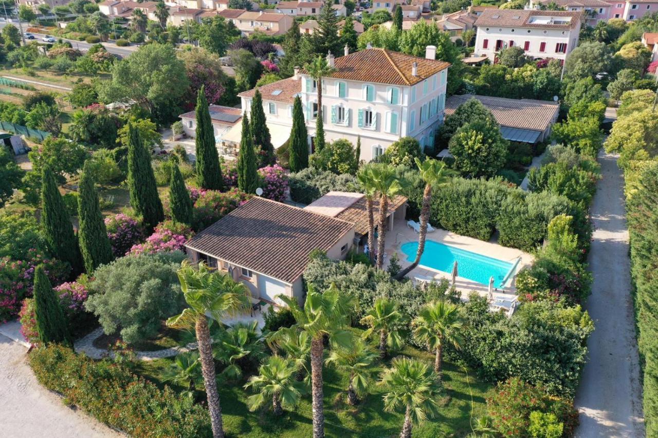 Domaine De L'aufrene Bed & Breakfast 3*